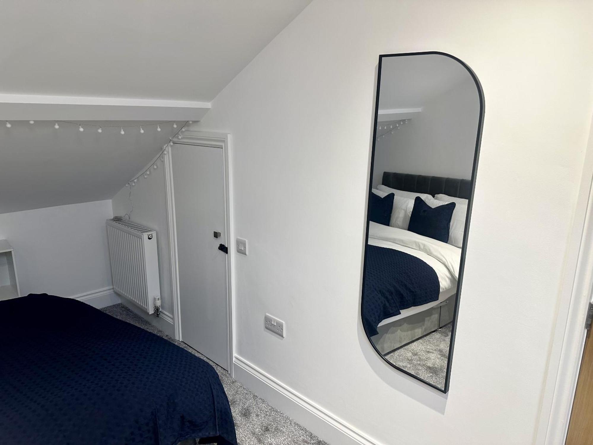 The Crown View - Luxury Apartment - Free Parking Nearby Χαρογκέιτ Εξωτερικό φωτογραφία