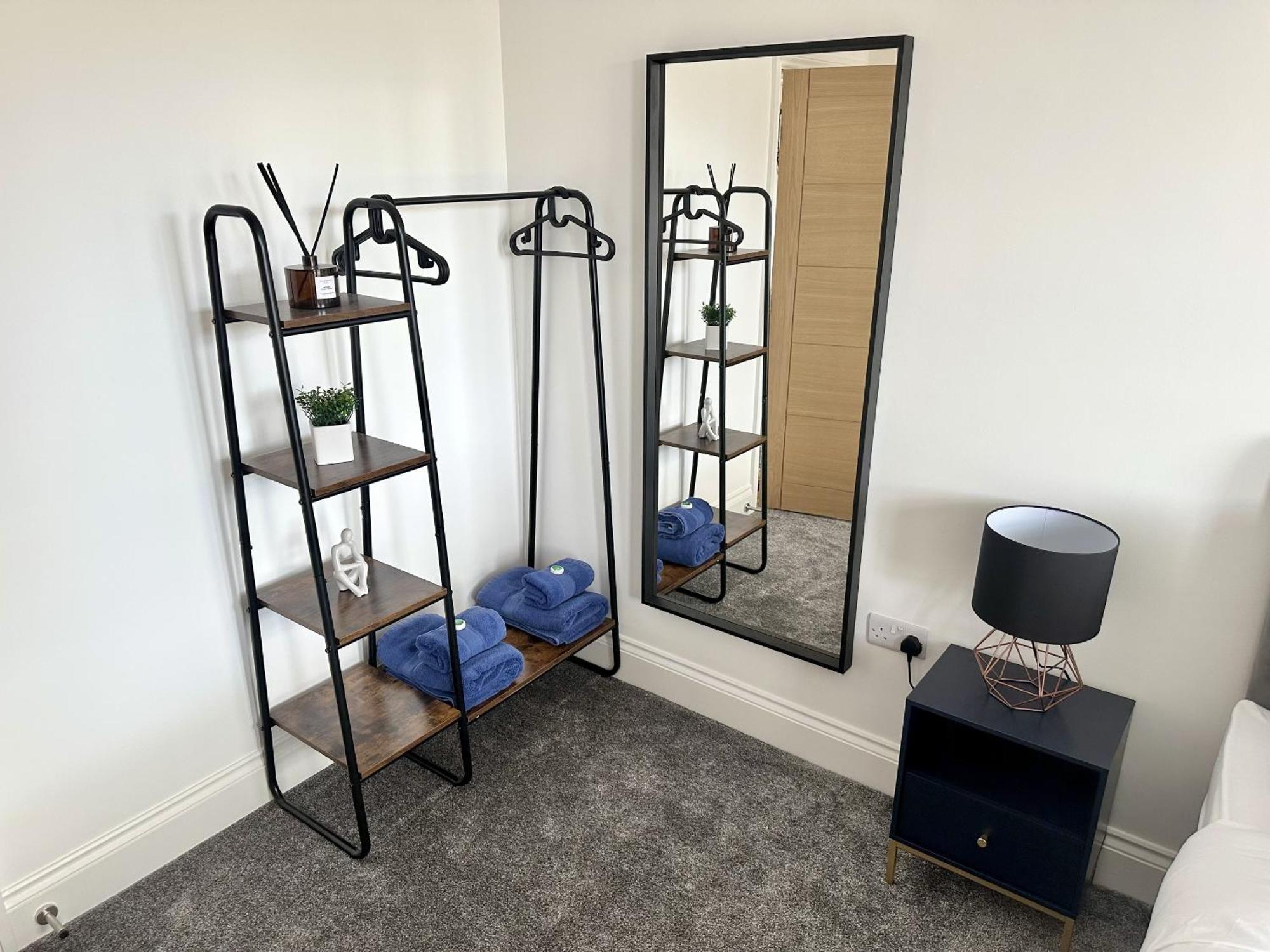 The Crown View - Luxury Apartment - Free Parking Nearby Χαρογκέιτ Εξωτερικό φωτογραφία