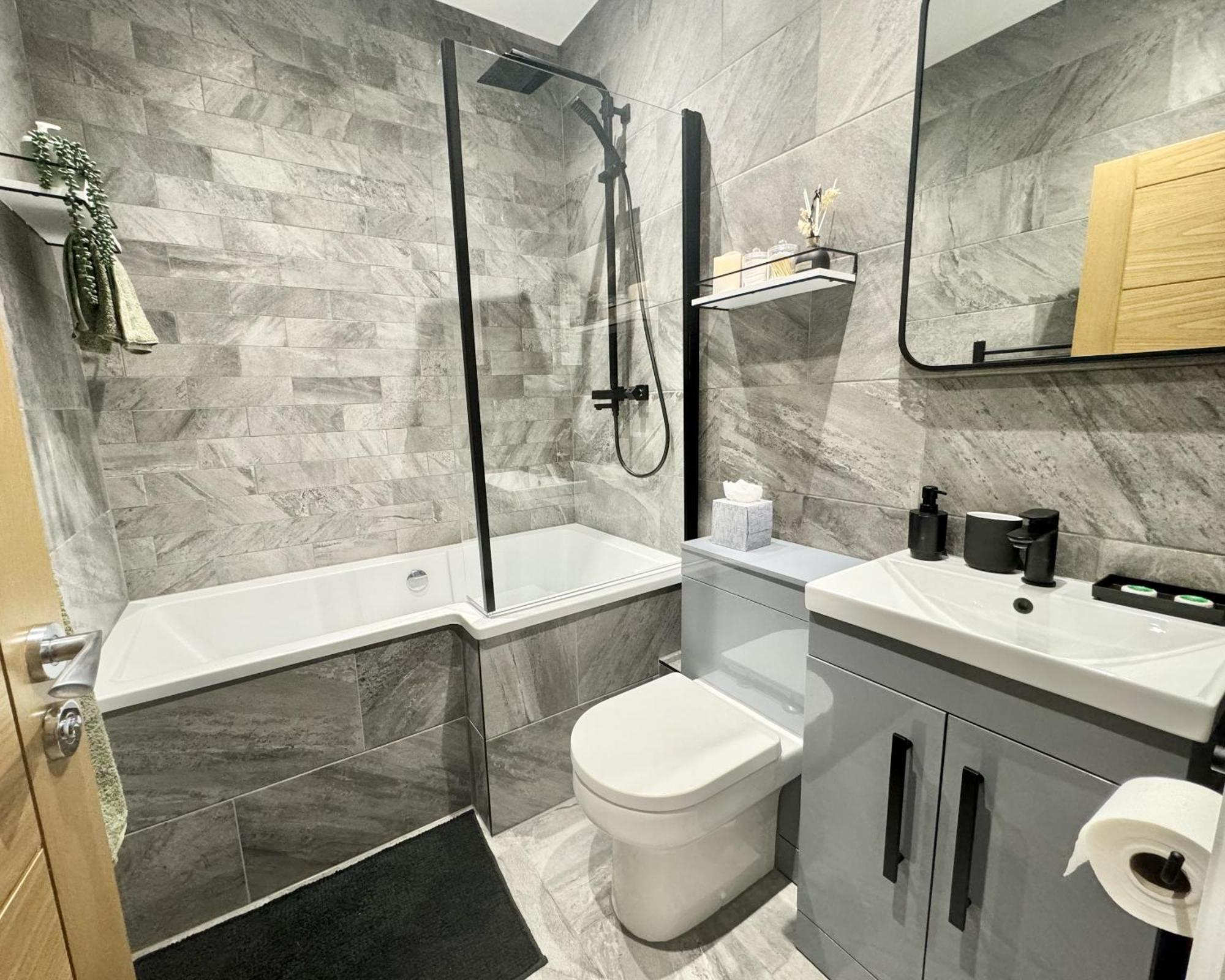 The Crown View - Luxury Apartment - Free Parking Nearby Χαρογκέιτ Εξωτερικό φωτογραφία
